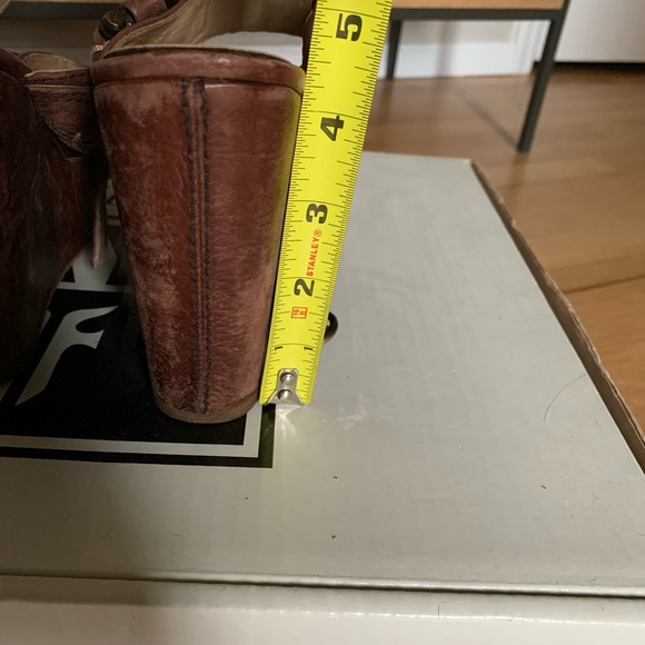 Frye Women’s Alexa Wedge Sandal • Size 8 - Picture 4 of 4